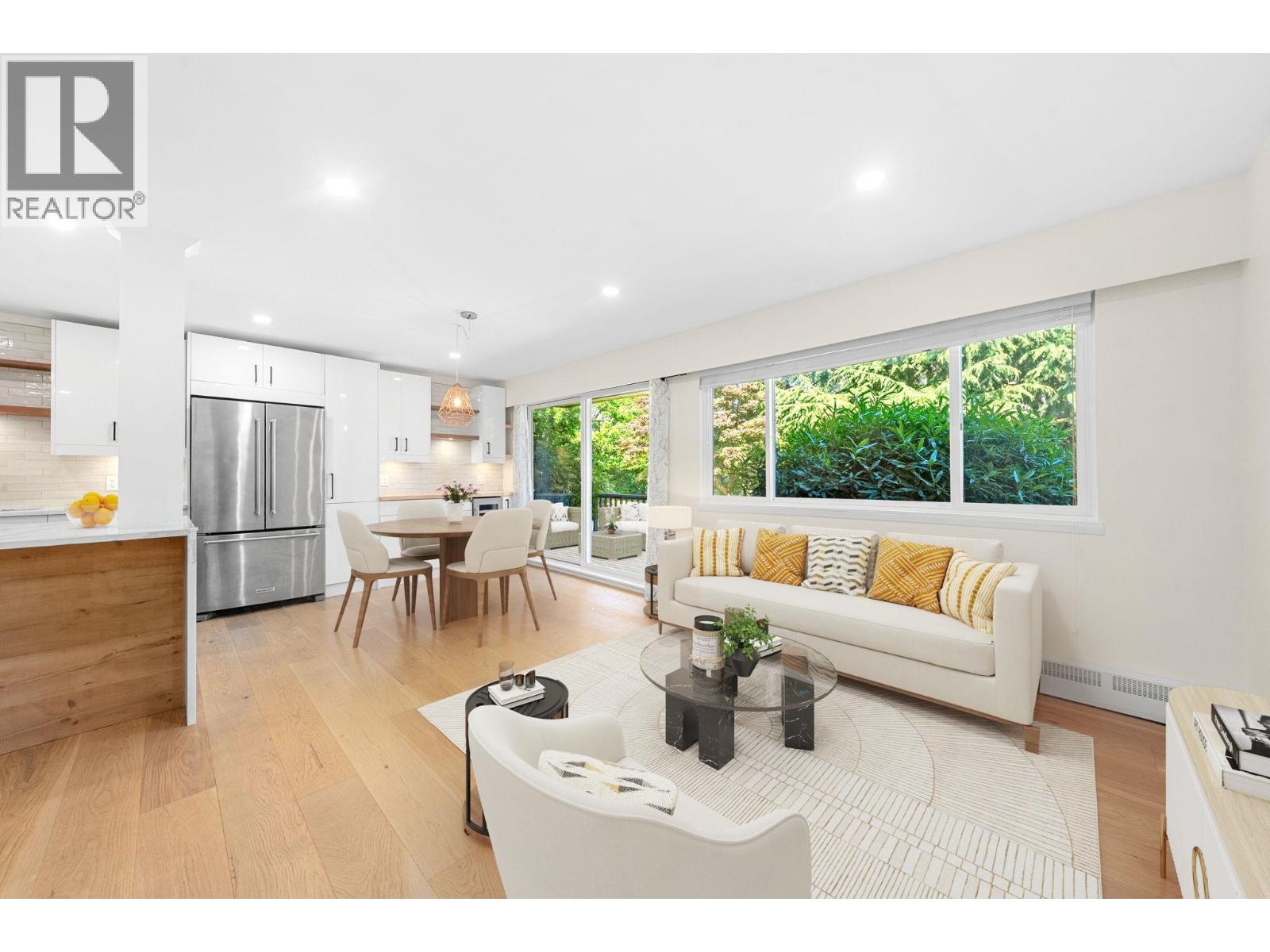 911 555 W 28TH STREET, north vancouver, British Columbia