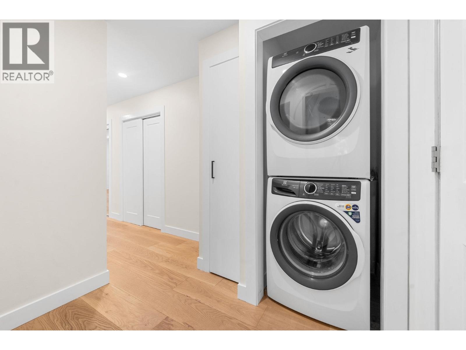 911 555 W 28th Street, North Vancouver, British Columbia  V7N 2J7 - Photo 33 - R3142367