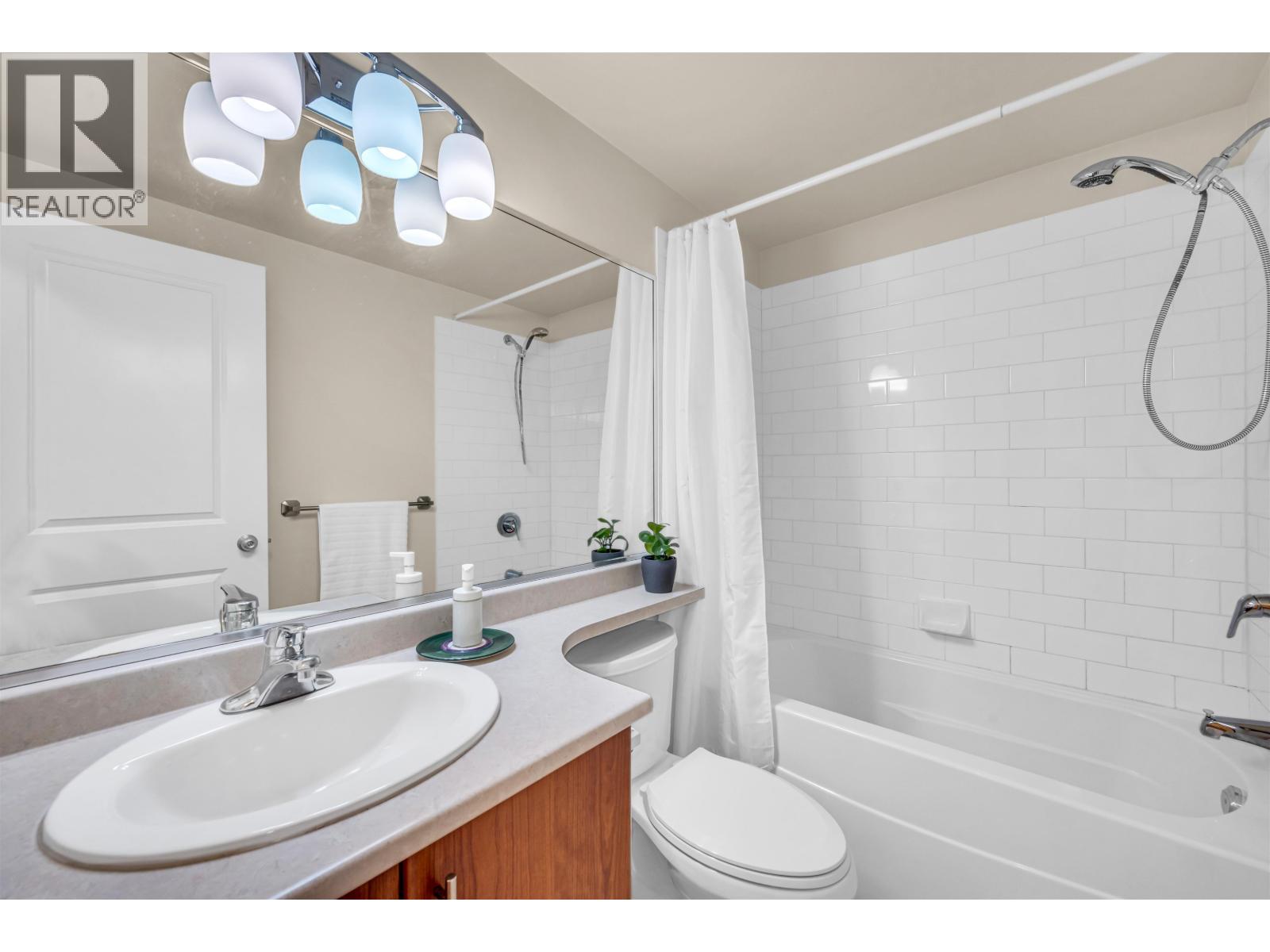 8 7136 18th Avenue, Burnaby, British Columbia  V3N 1H1 - Photo 14 - R3142387