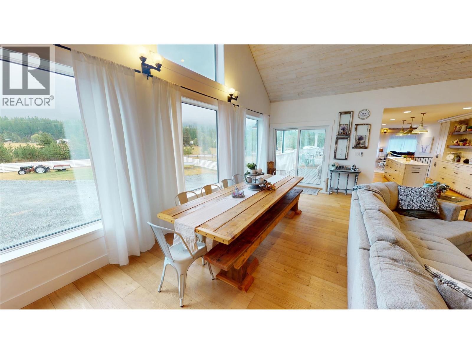 5553 Hidden Valley Road, Cranbrook, British Columbia V1C 6Z2 - Photo 10 - 10393554