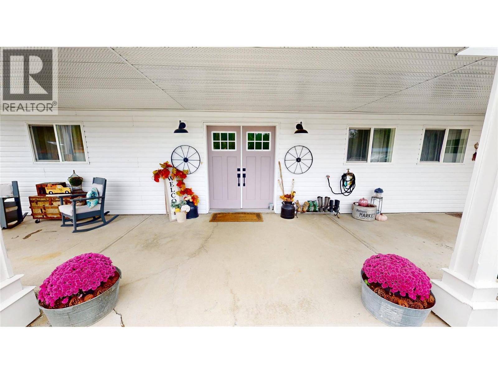 5553 Hidden Valley Road, Cranbrook, British Columbia V1C 6Z2 - Photo 2 - 10393554