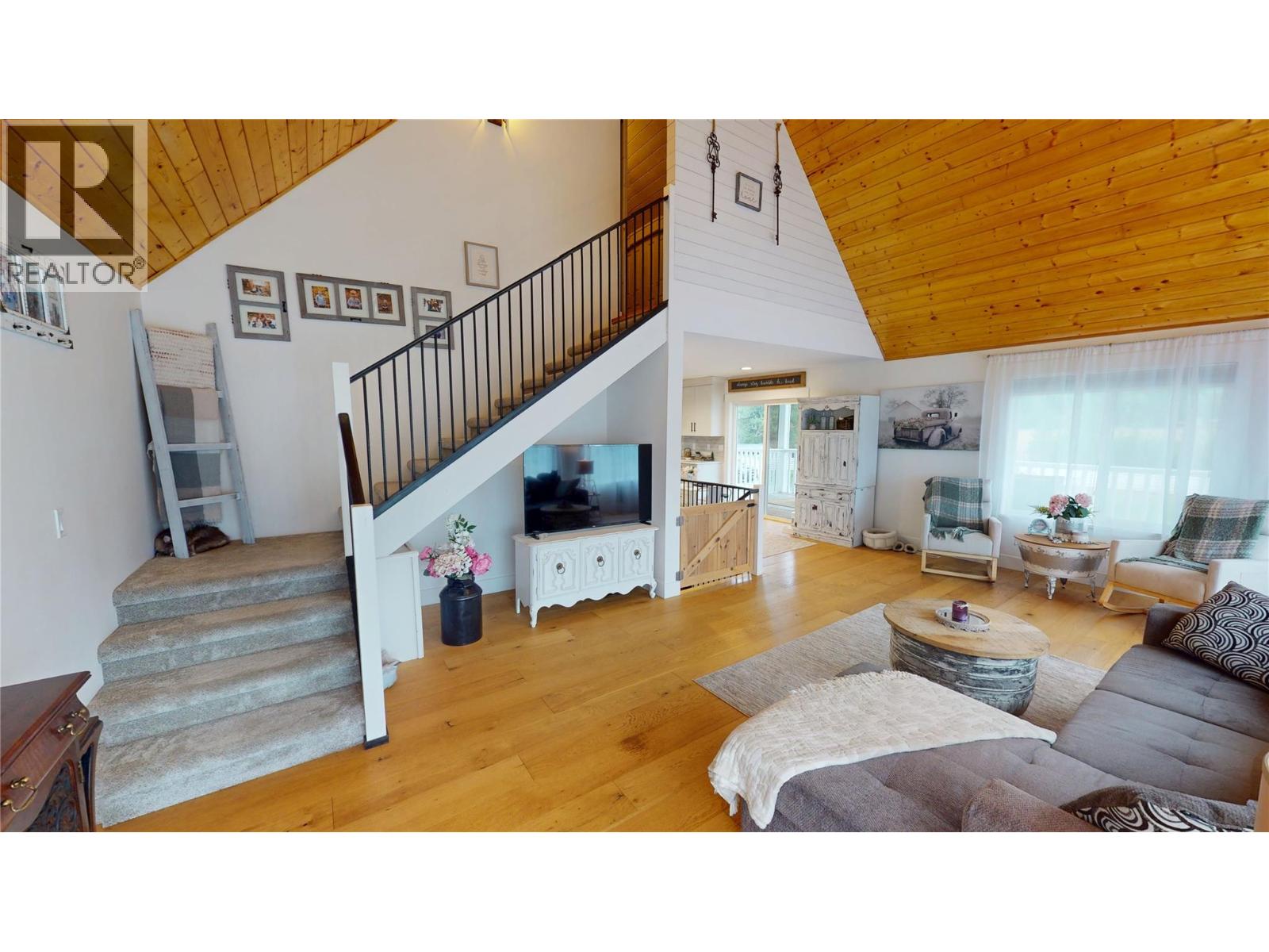 5553 Hidden Valley Road, Cranbrook, British Columbia V1C 6Z2 - Photo 23 - 10393554