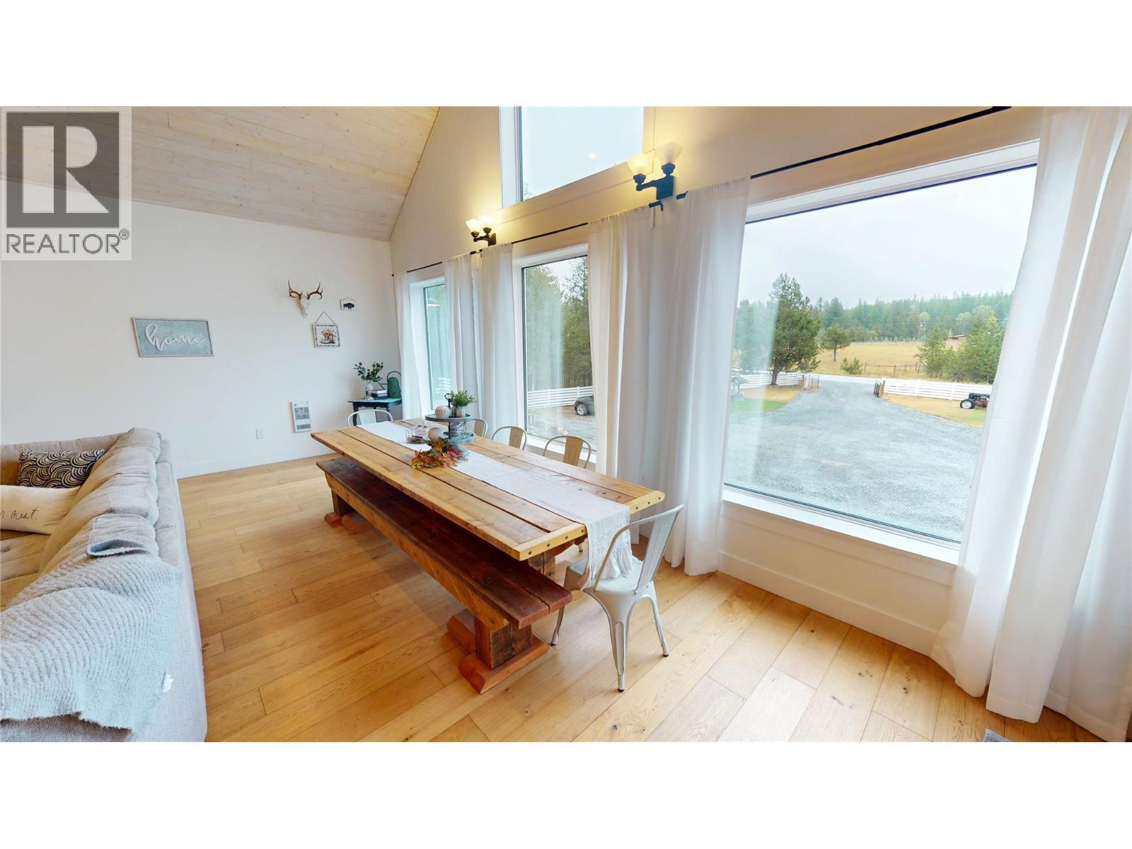 5553 Hidden Valley Road, Cranbrook, British Columbia V1C 6Z2 - Photo 9 - 10393554