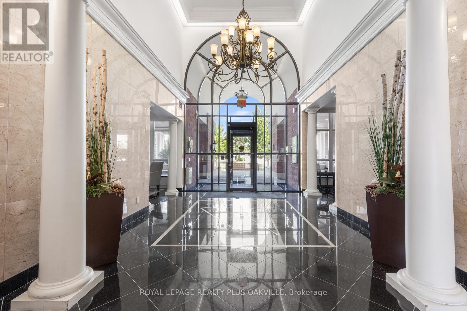 604 - 5340 Lakeshore Road, Burlington, Ontario  L7L 7A8 - Photo 4 - W13520032