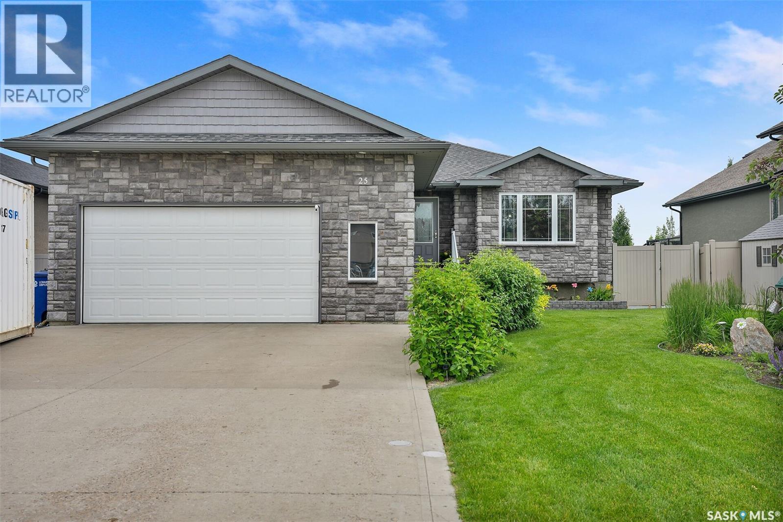 25 Emerald Hill DRIVE, White City, Saskatchewan