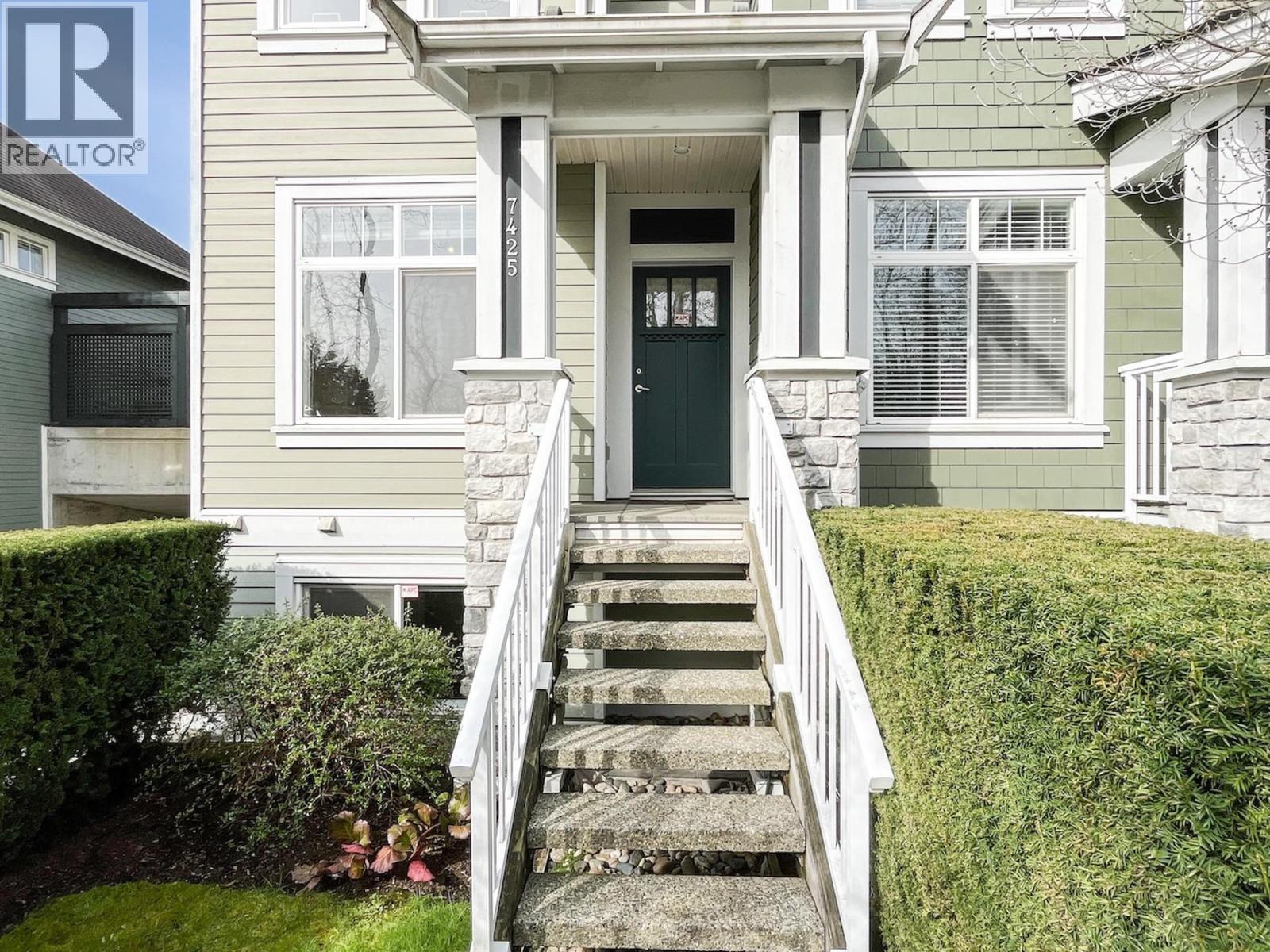 7425 Columbia Street, Vancouver, British Columbia  V5X 4X4 - Photo 2 - R3142354