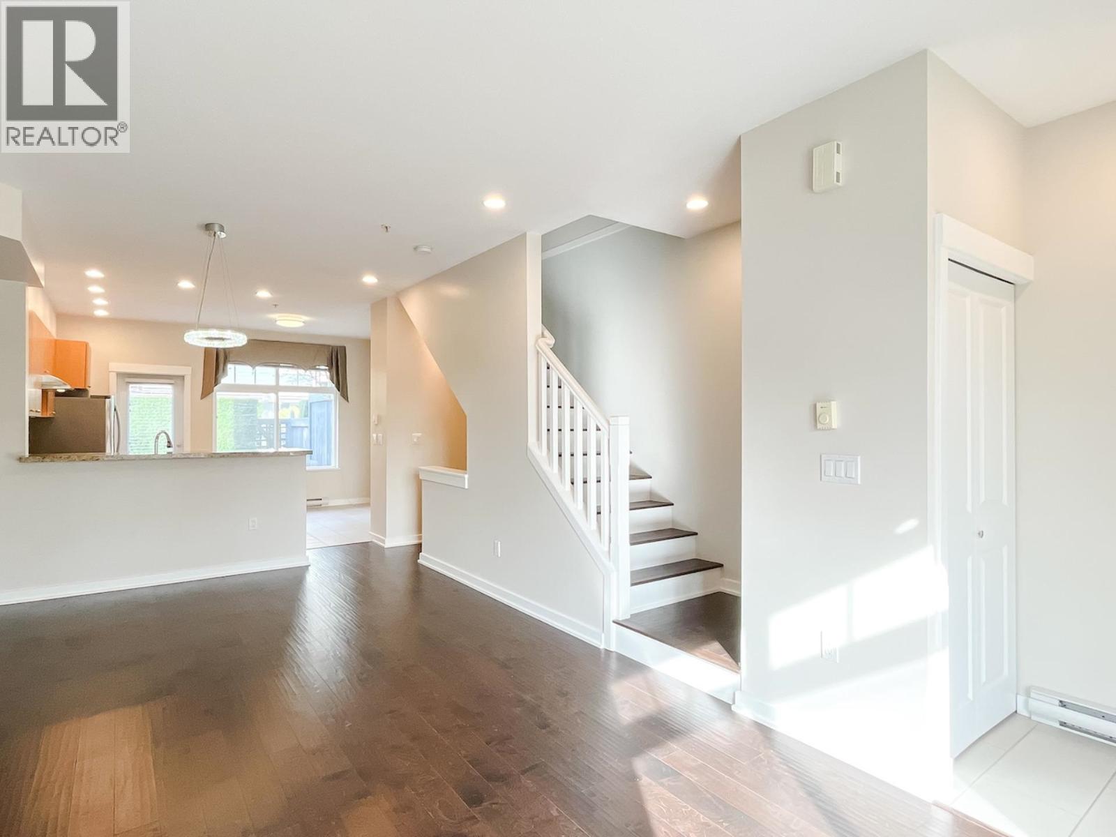 7425 Columbia Street, Vancouver, British Columbia  V5X 4X4 - Photo 5 - R3142354