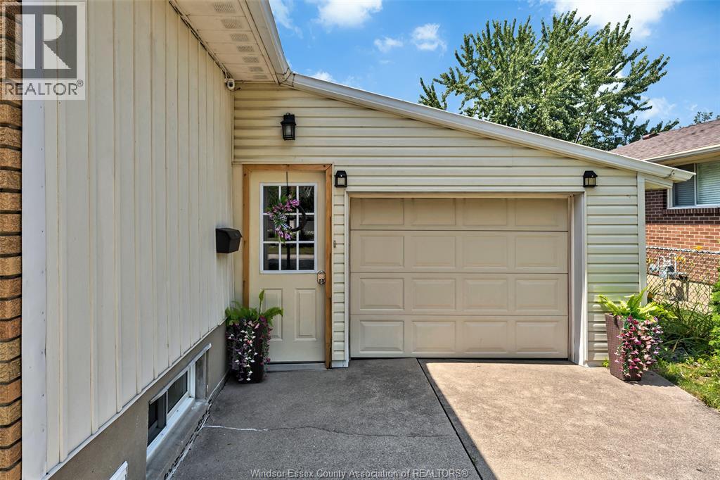 2949 Brimley Drive, Windsor, Ontario  N8R 1L9 - Photo 6 - 26015984