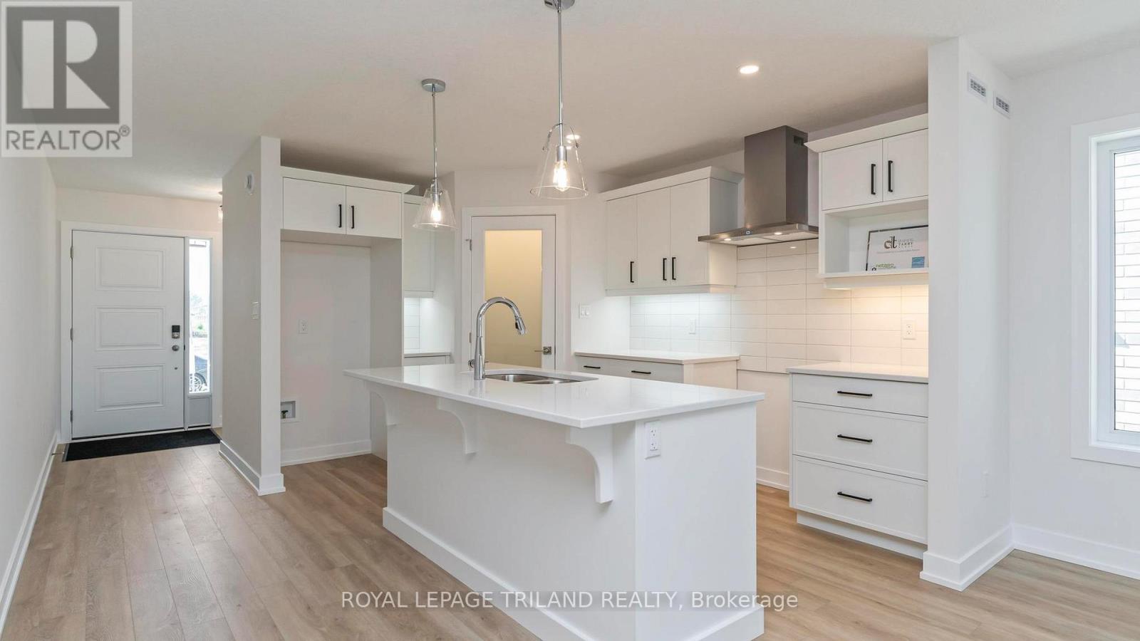 95 Styles Drive, St. Thomas, Ontario N5R 0N8 - Photo 2 - X12991402