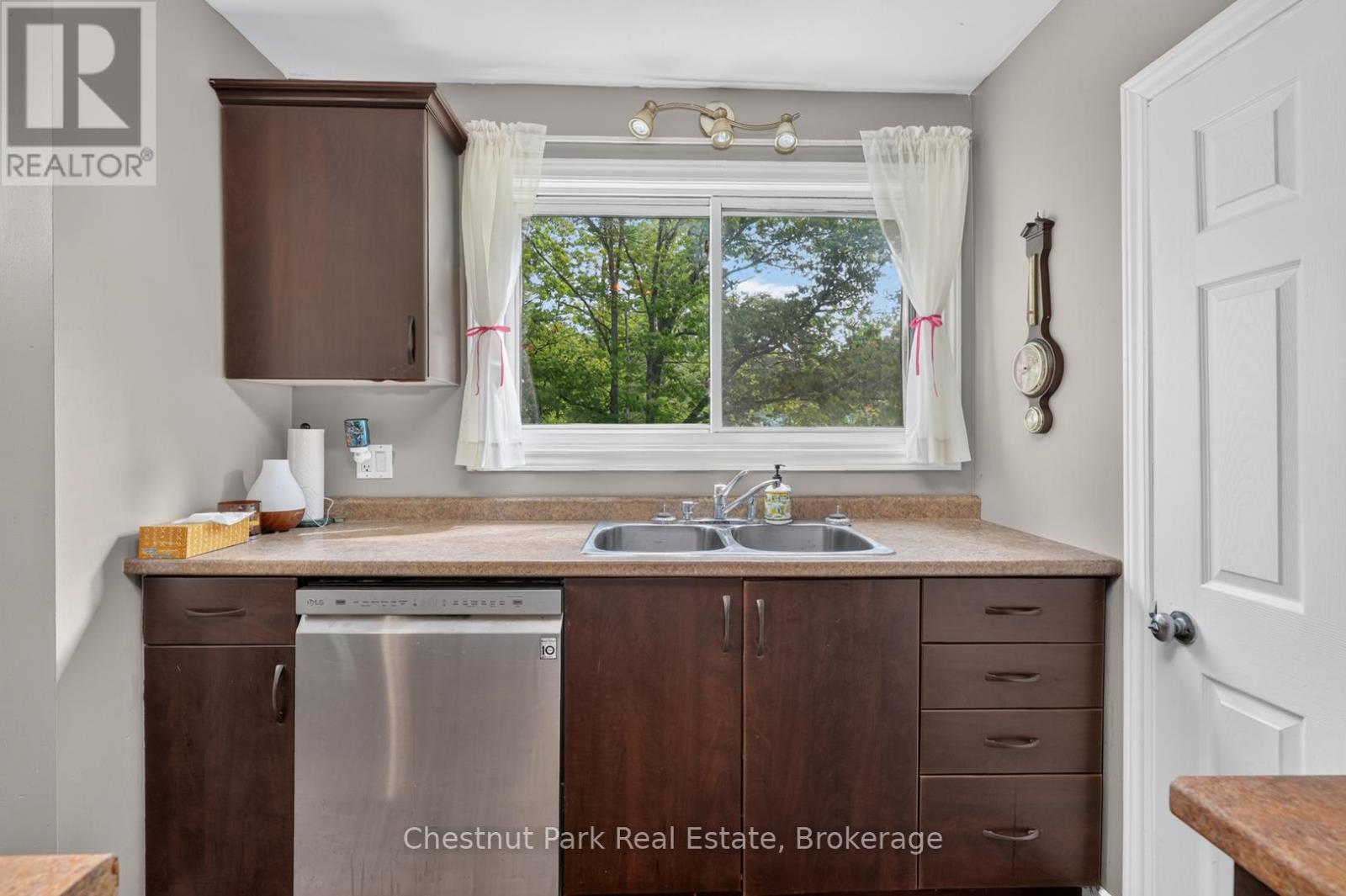 52 Joseph Street, Muskoka Lakes, Ontario  P0B 1J0 - Photo 10 - X13520152