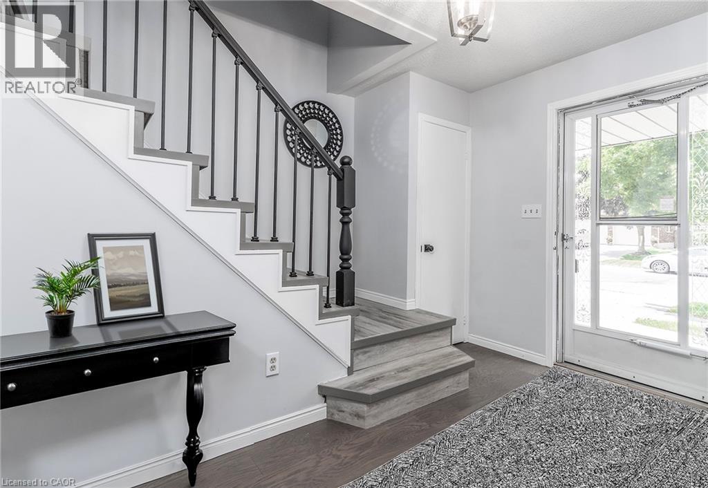 31 Blackfriar Lane, Brantford, Ontario  N3R 7M2 - Photo 4 - 40832189