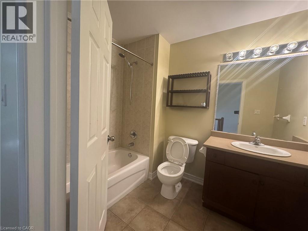 690 Summers Common, Burlington, Ontario  L7L 0A5 - Photo 5 - 40839649