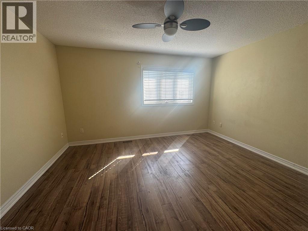 690 Summers Common, Burlington, Ontario  L7L 0A5 - Photo 4 - 40839649