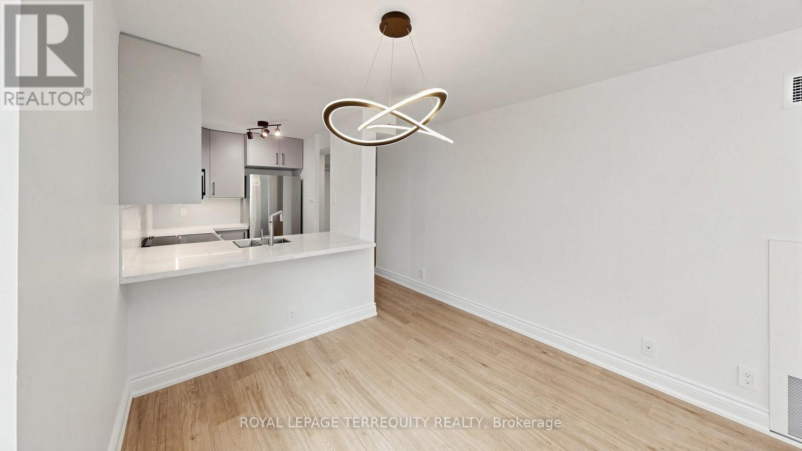 220 - 92 King Street E, Toronto, Ontario  M5C 2V8 - Photo 2 - C13520076