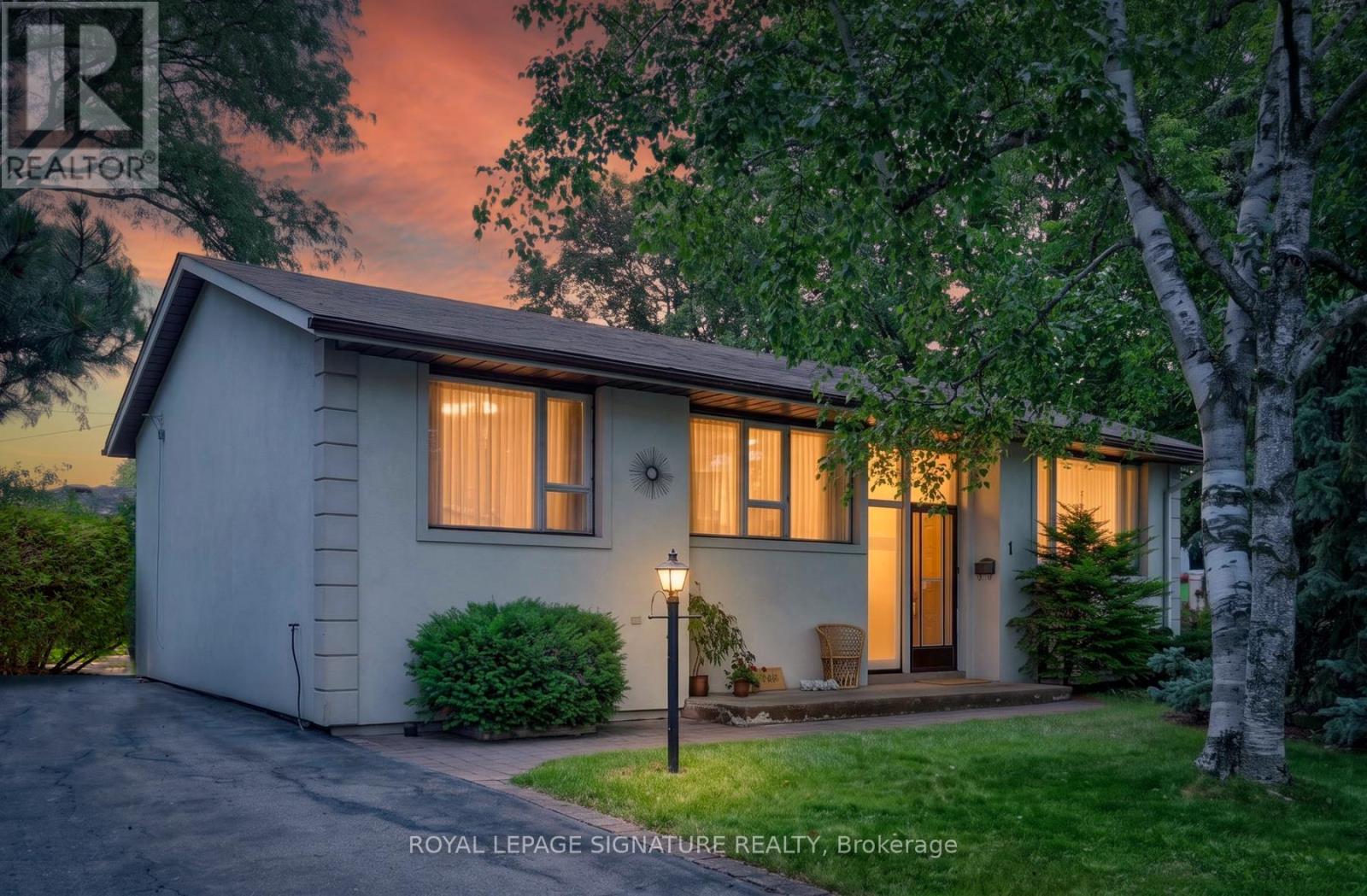 1 TANBURN PLACE, Toronto, Ontario