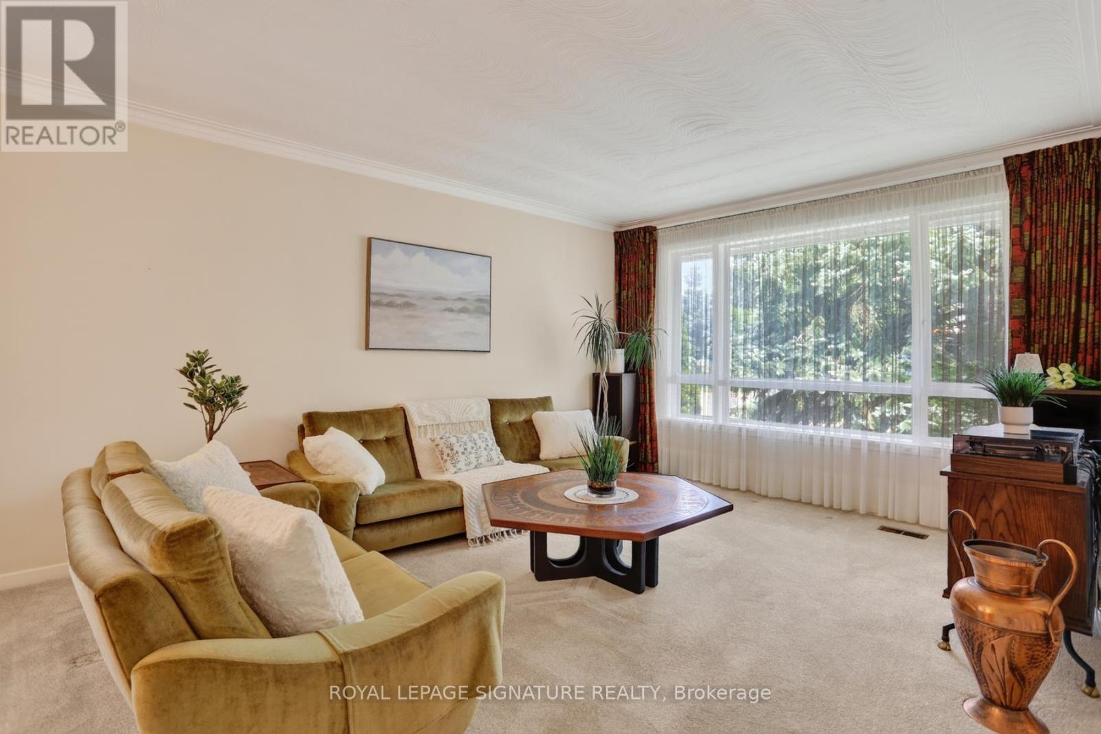 1 Tanburn Place, Toronto, Ontario  M3A 1X6 - Photo 2 - C13520136
