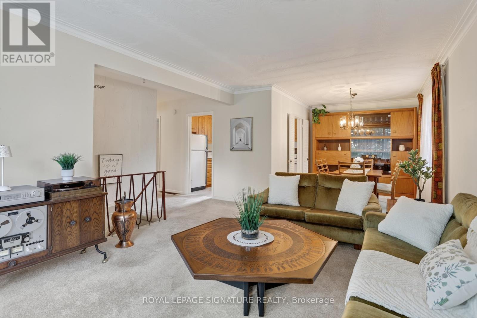 1 Tanburn Place, Toronto, Ontario  M3A 1X6 - Photo 3 - C13520136