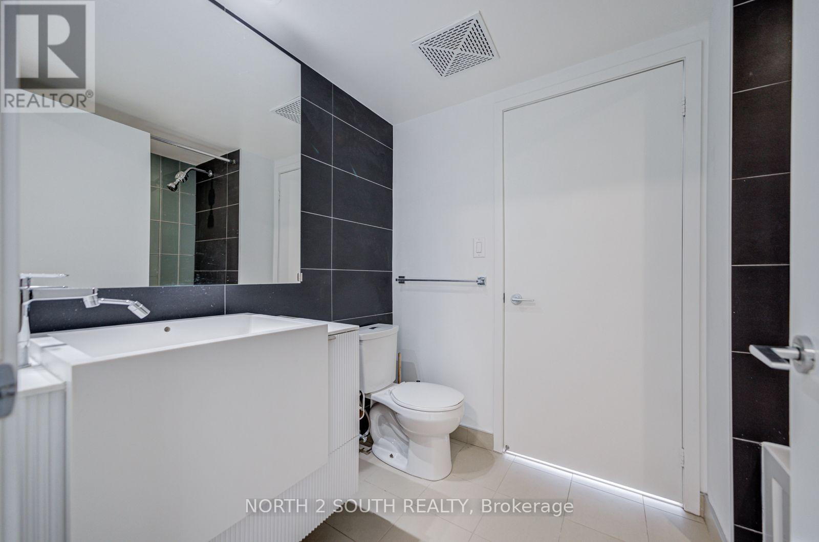 Ph11 - 21 Iceboat Terrace, Toronto, Ontario  M5V 4A9 - Photo 26 - C13520176