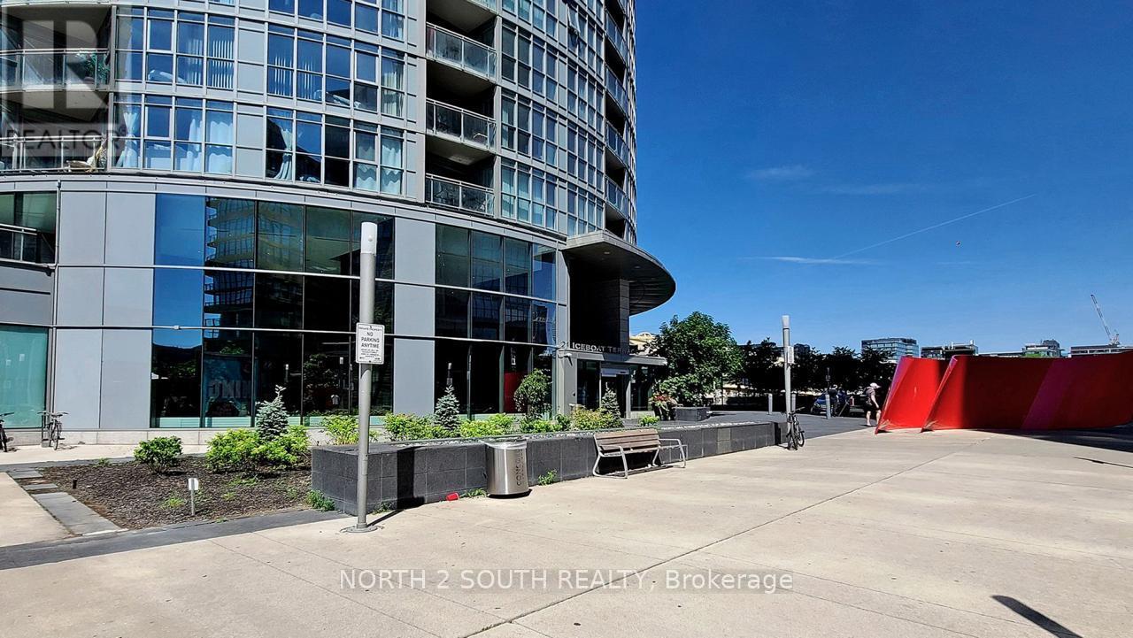 Ph11 - 21 Iceboat Terrace, Toronto, Ontario  M5V 4A9 - Photo 36 - C13520176