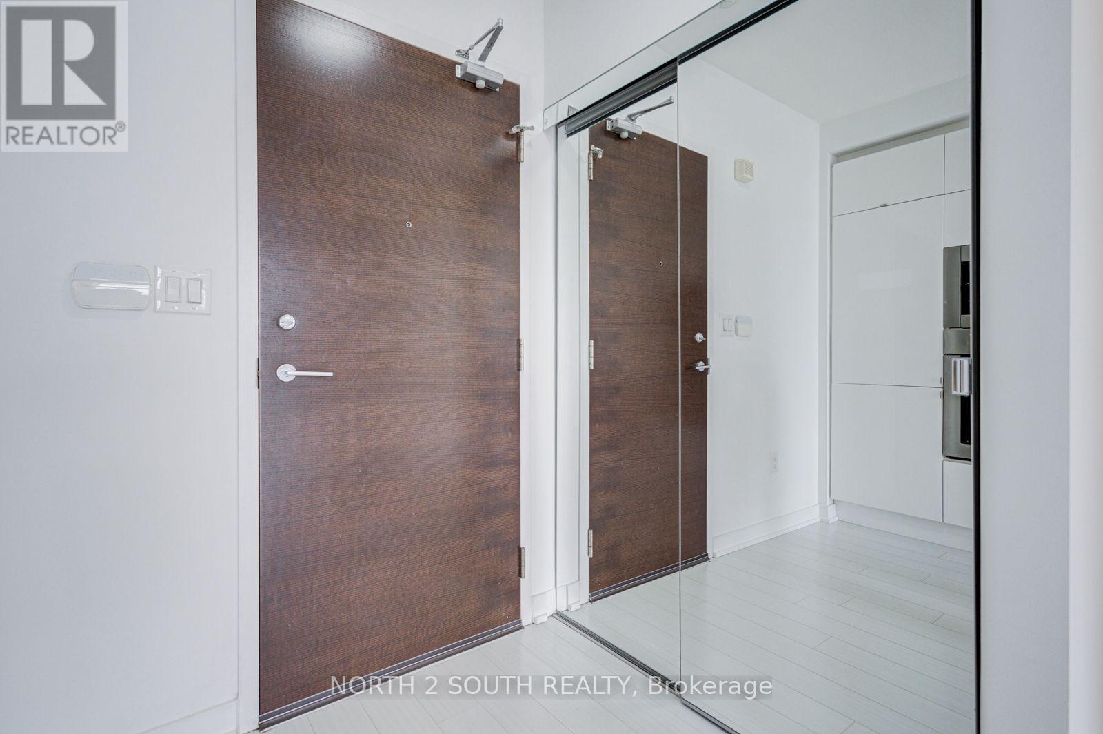Ph11 - 21 Iceboat Terrace, Toronto, Ontario  M5V 4A9 - Photo 5 - C13520176