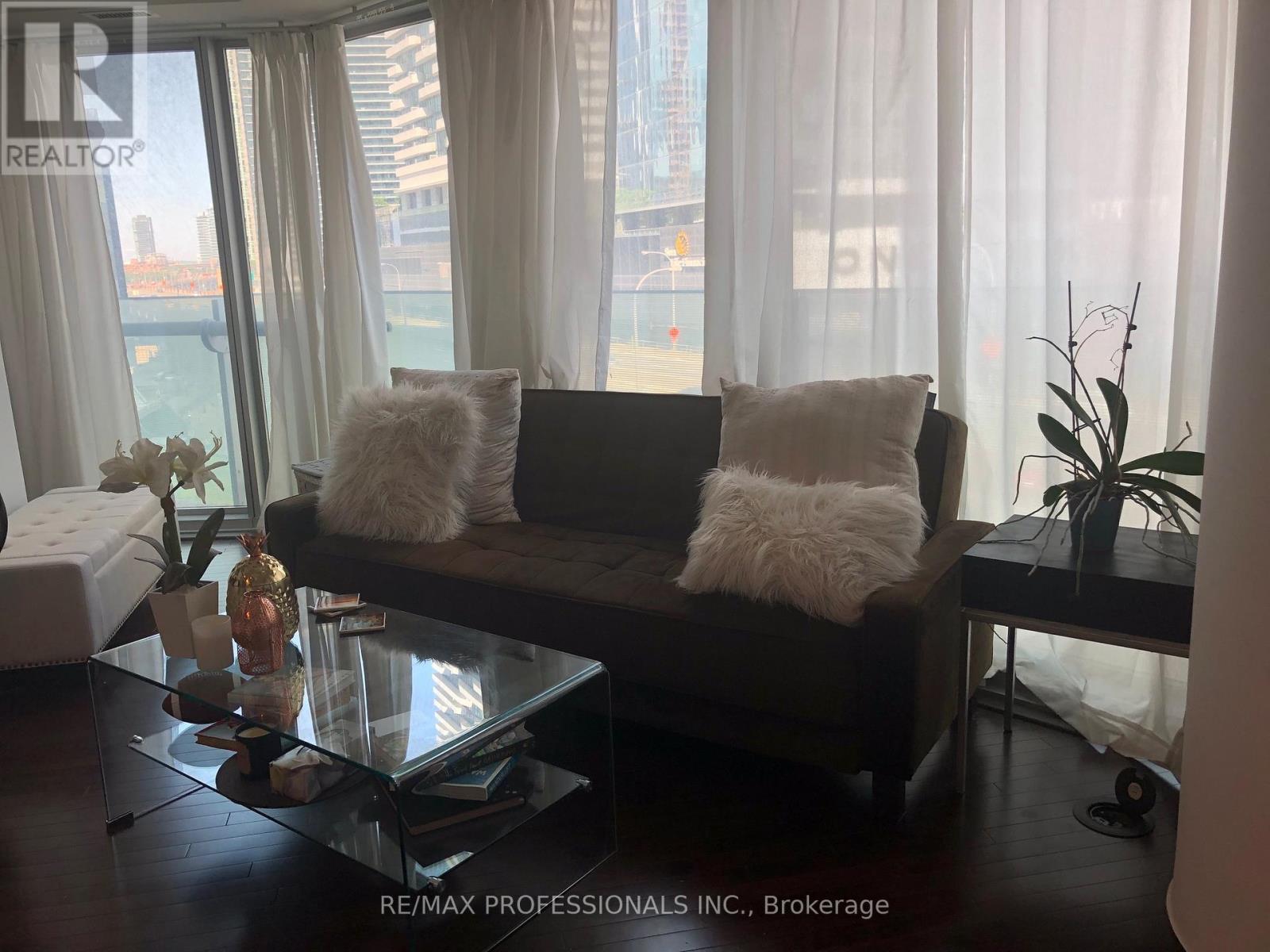 402 - 12 York Street, Toronto, Ontario M5J 2Z2 - Photo 4 - C13520286
