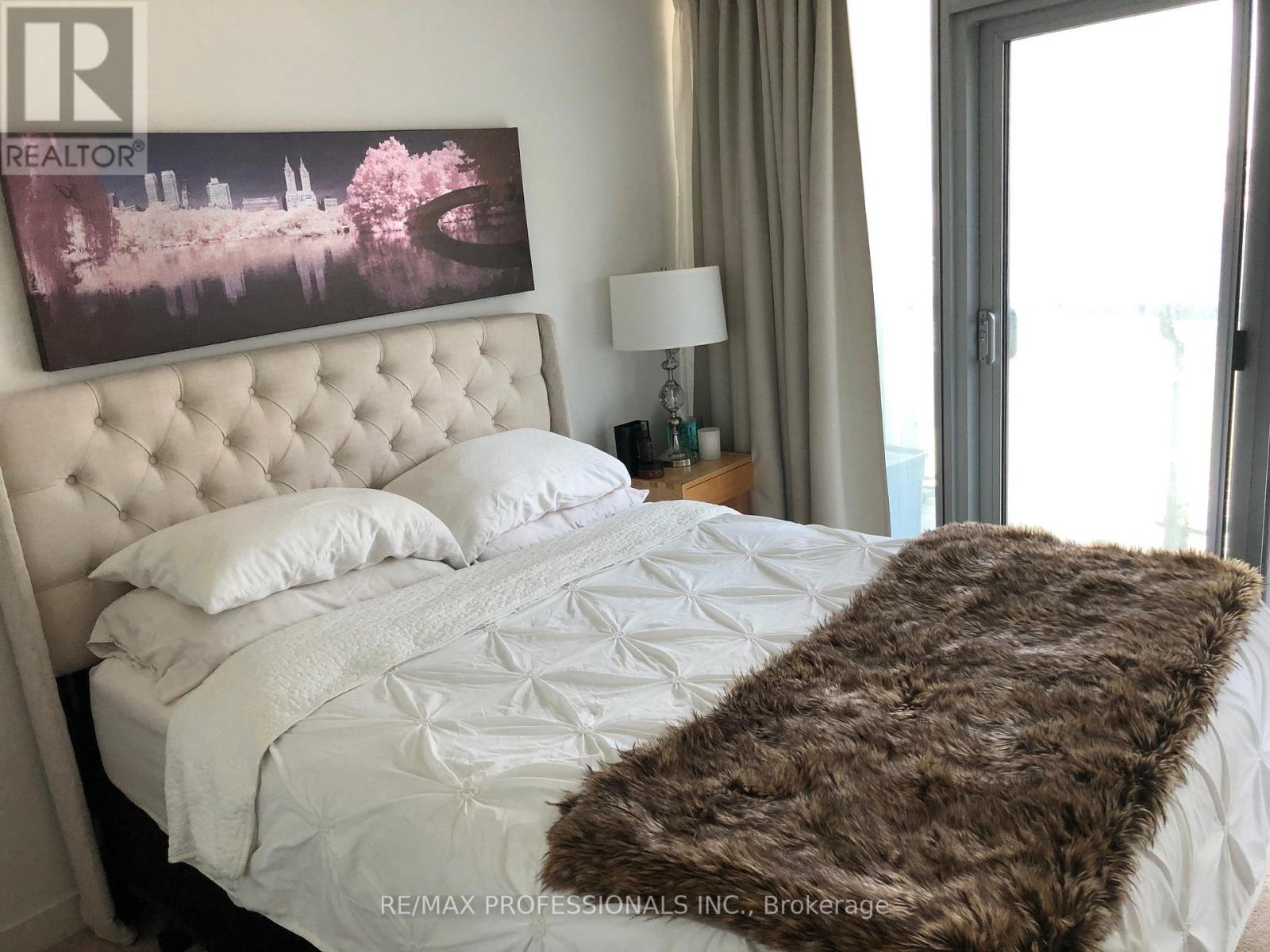 402 - 12 York Street, Toronto, Ontario M5J 2Z2 - Photo 5 - C13520286