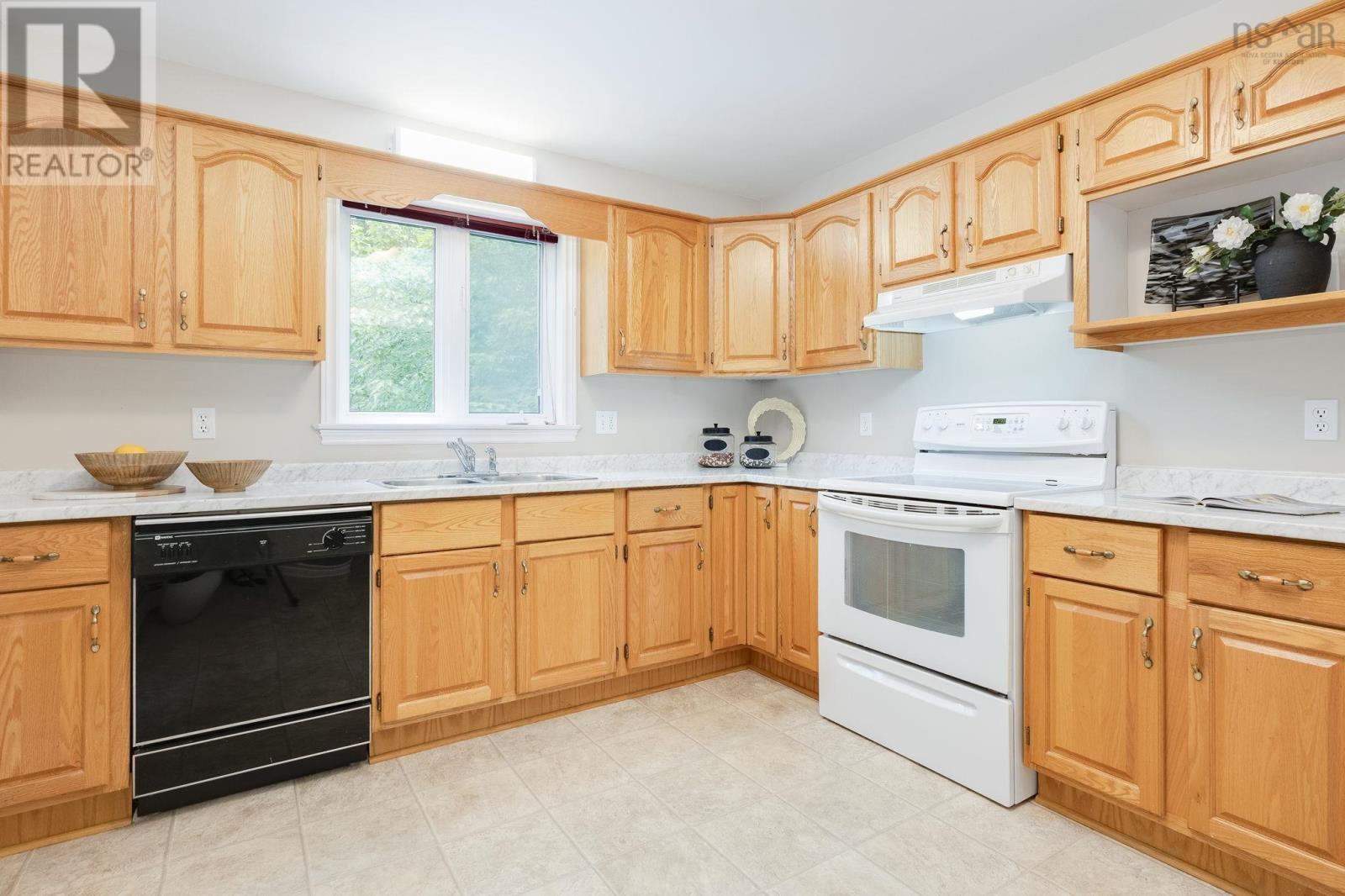 23 Remington Court, Halifax, Nova Scotia  B3M 3Y6 - Photo 8 - 202616474