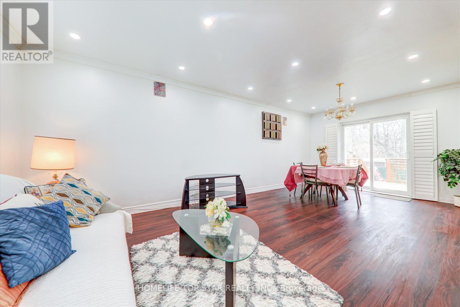50 Chestnut Crescent, Toronto, Ontario  M1L 1Y5 - Photo 3 - E13520228