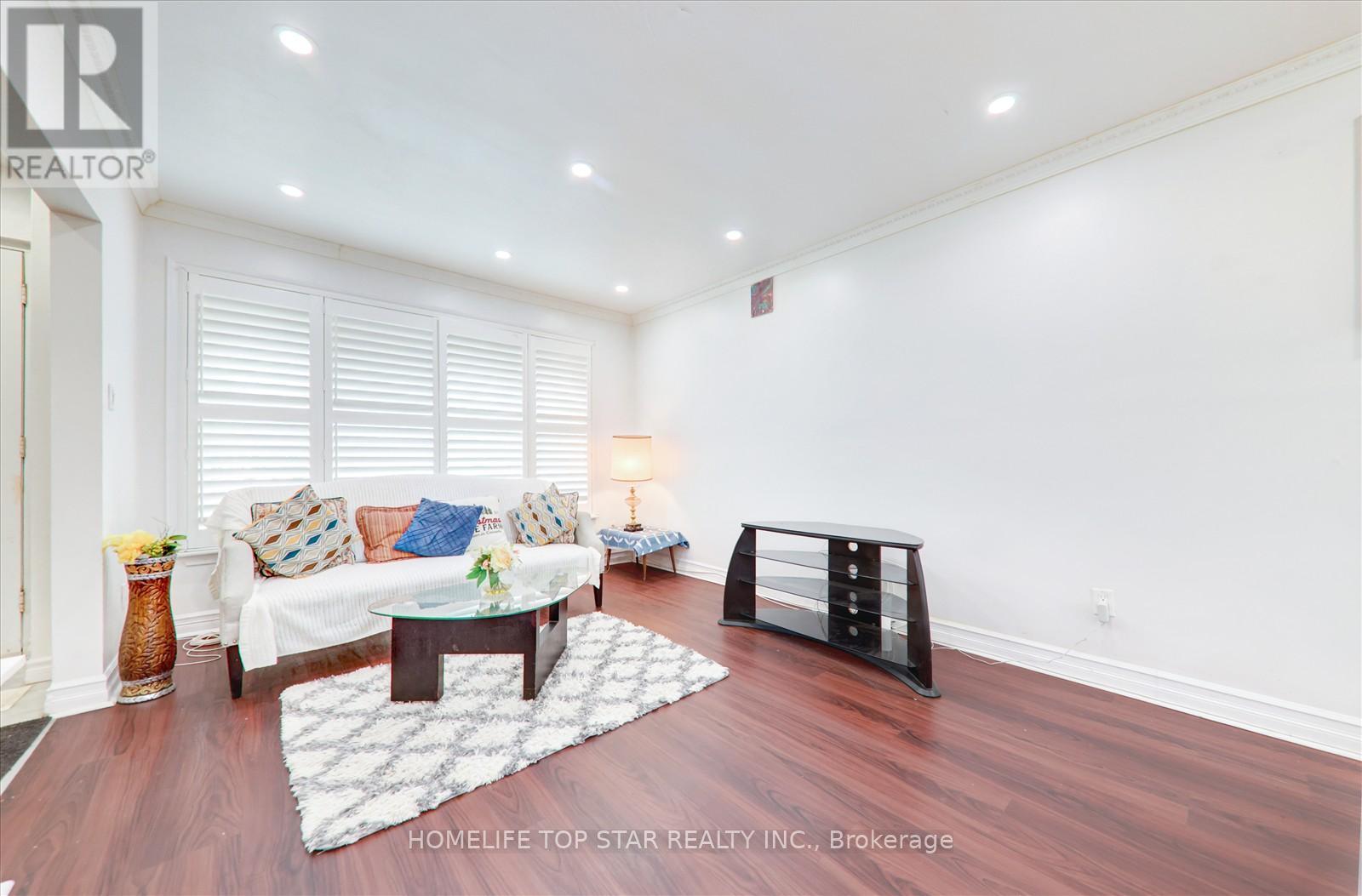 50 Chestnut Crescent, Toronto, Ontario  M1L 1Y5 - Photo 6 - E13520228