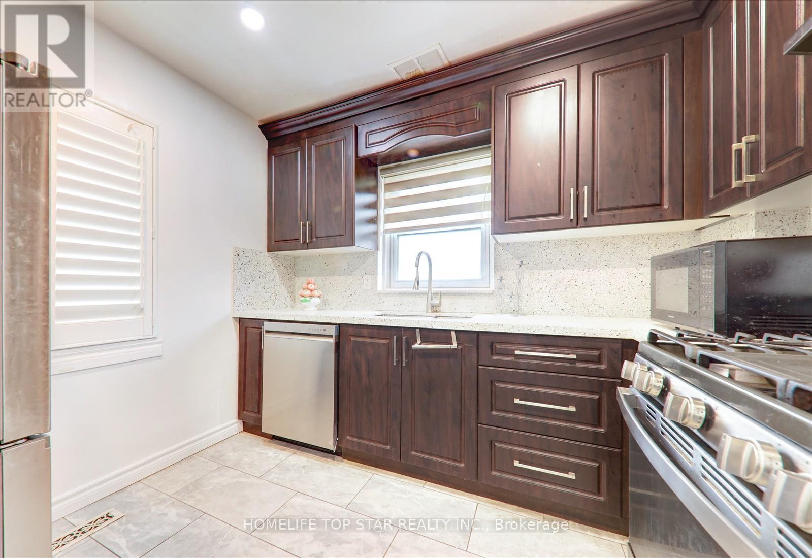 50 Chestnut Crescent, Toronto, Ontario  M1L 1Y5 - Photo 9 - E13520228