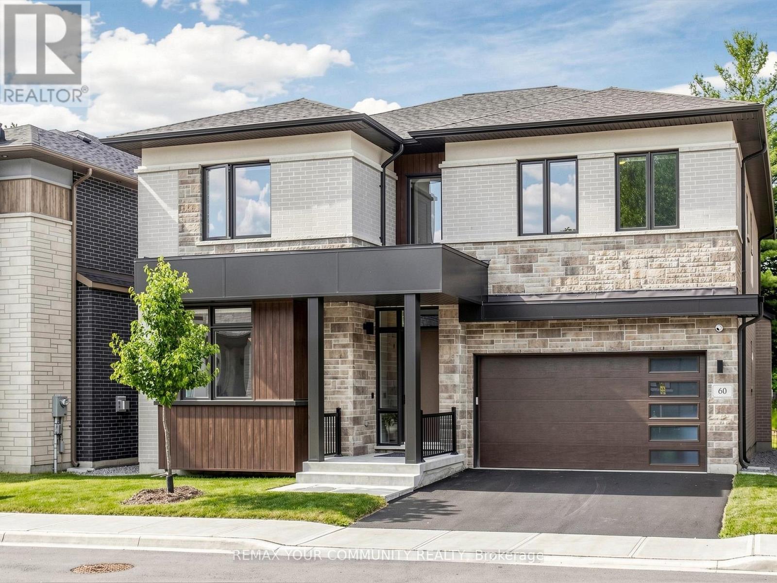 60 Royal Hill Court, Aurora, Ontario L4G 3Z7 - Photo 2 - N13520352