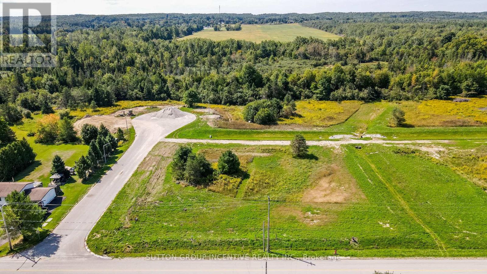 19 Rumble Court, Springwater, Ontario  L0L 1V0 - Photo 5 - S13520184