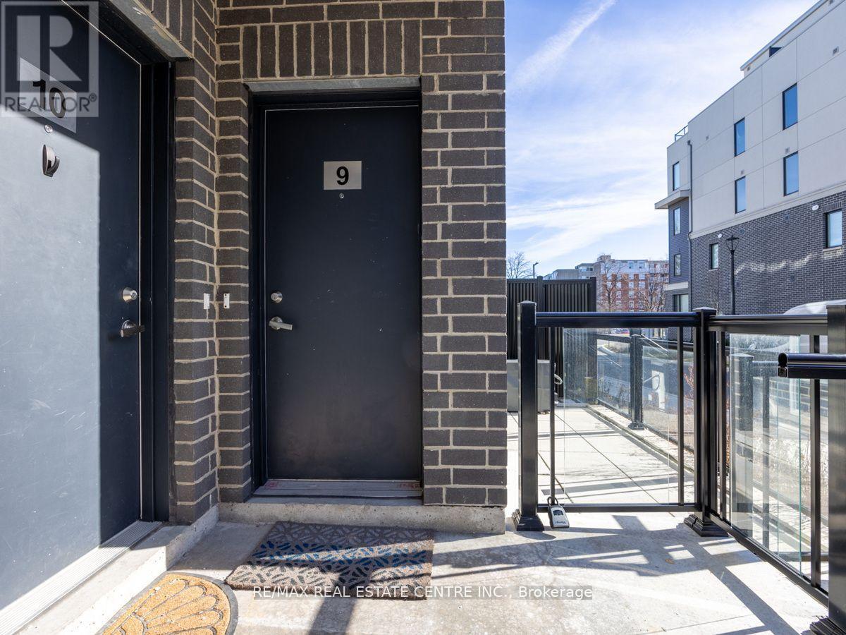 9 - 3473 Widdicombe Way, Mississauga, Ontario  L5L 0B8 - Photo 4 - W13520102