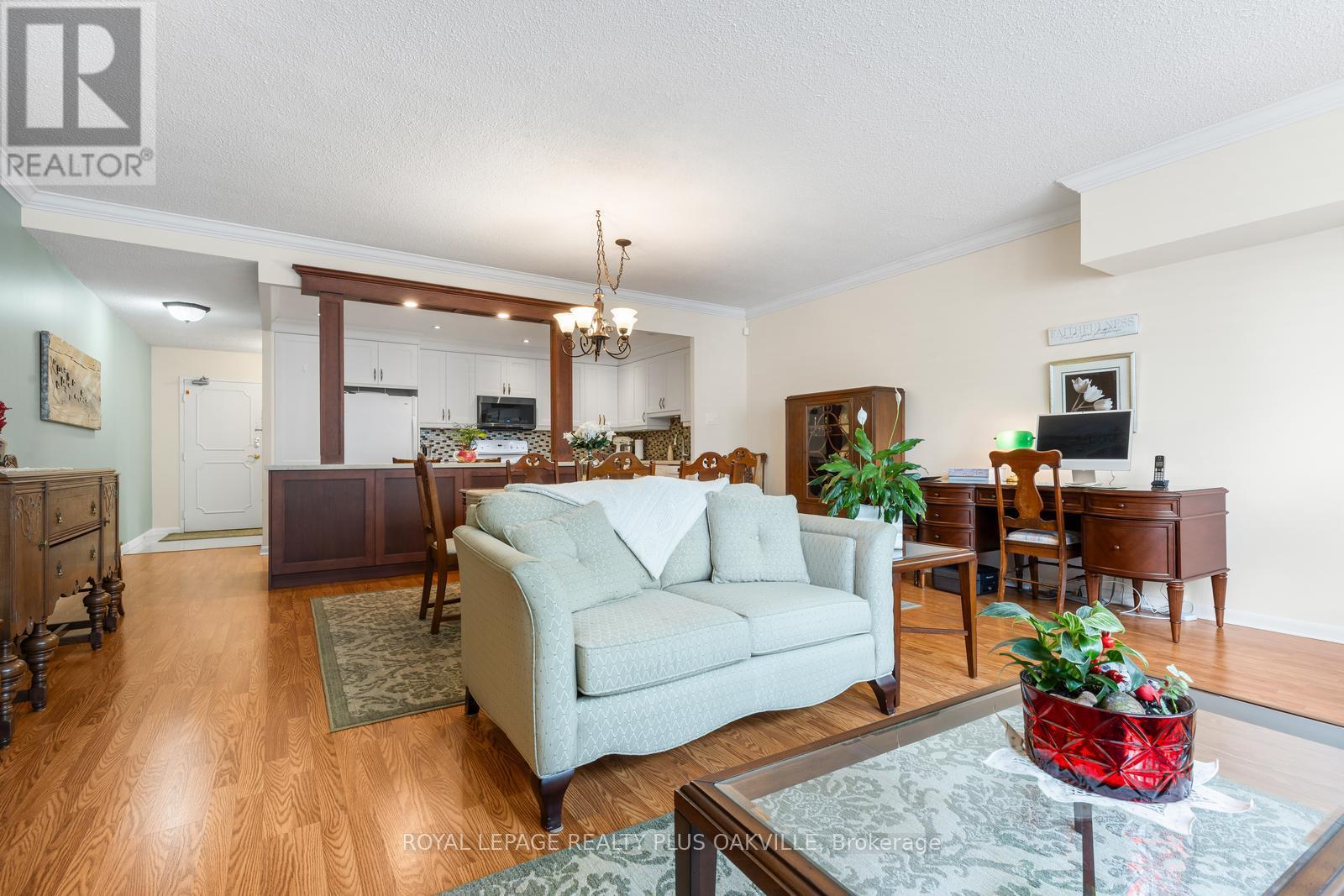 102 - 2175 Marine Drive, Oakville, Ontario  L6L 5L5 - Photo 14 - W13520110