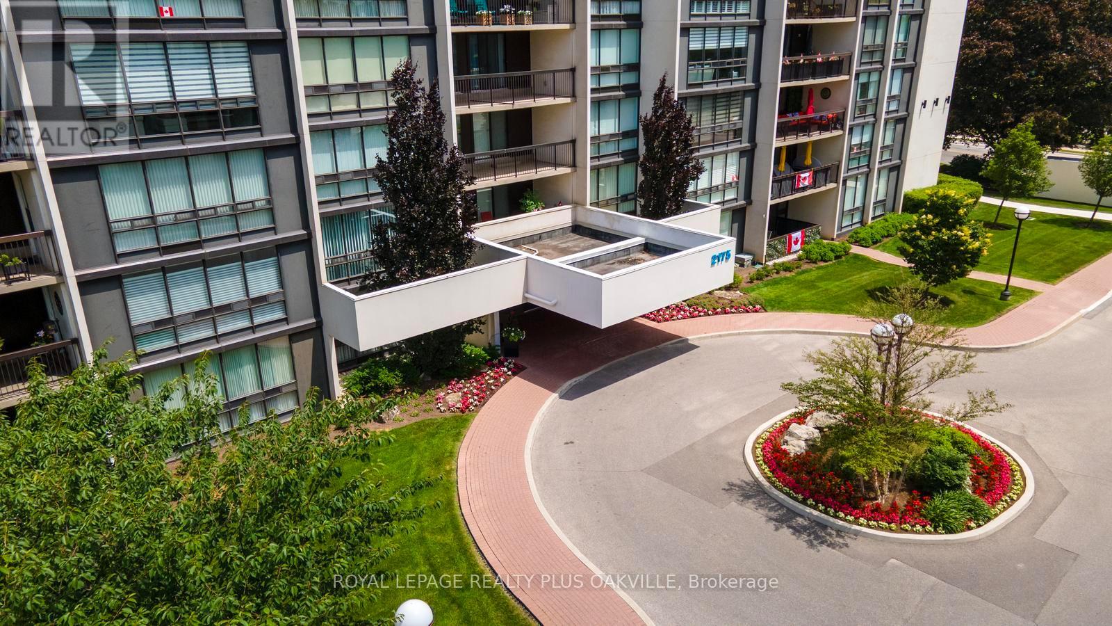 102 - 2175 Marine Drive, Oakville, Ontario  L6L 5L5 - Photo 2 - W13520110