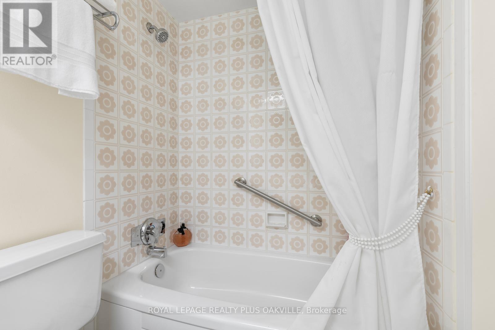 102 - 2175 Marine Drive, Oakville, Ontario  L6L 5L5 - Photo 23 - W13520110