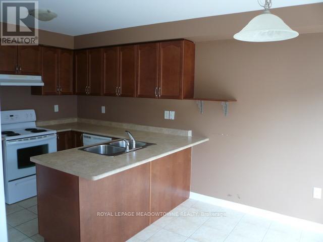 1062 Wickson Way, Milton, Ontario  L9T 6Y4 - Photo 3 - W13520168
