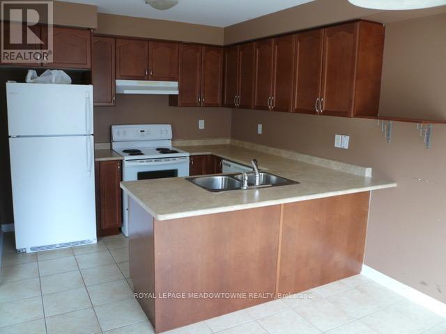 1062 Wickson Way, Milton, Ontario  L9T 6Y4 - Photo 4 - W13520168