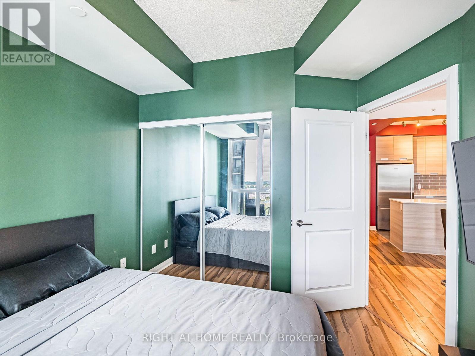 1301 - 55 Eglinton Avenue W, Mississauga, Ontario  L5R 0E4 - Photo 24 - W13520172