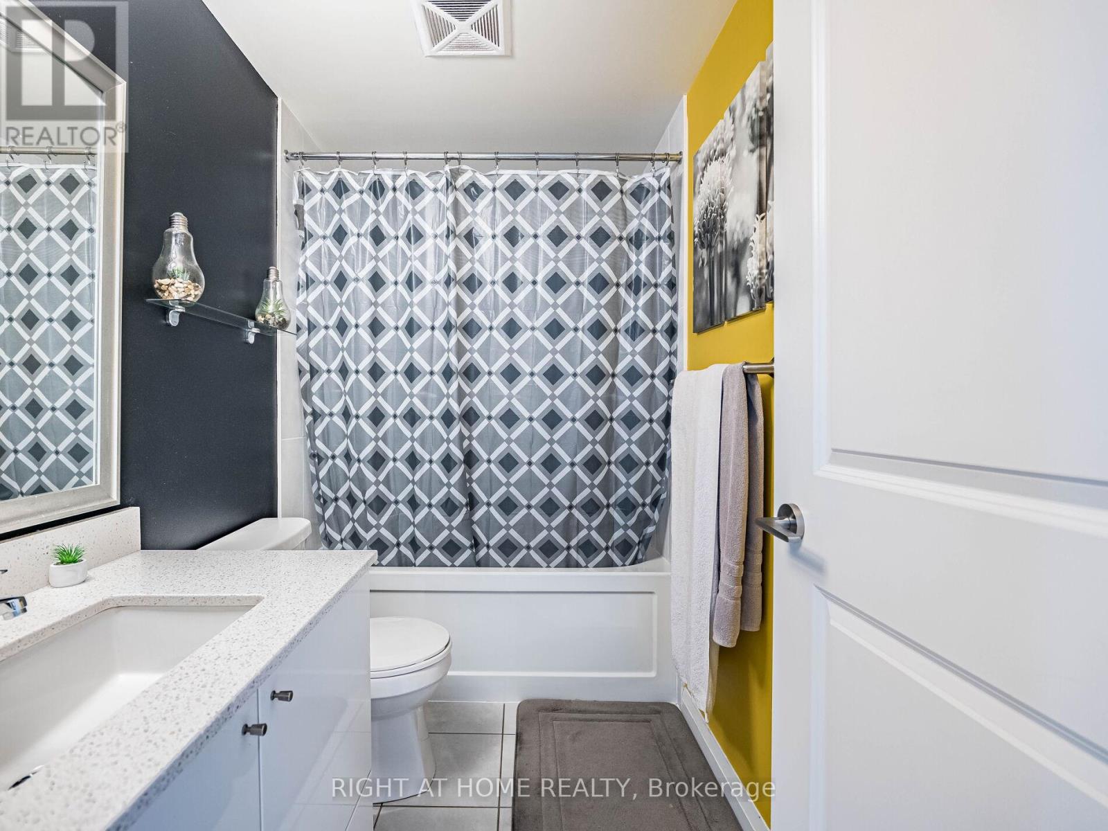 1301 - 55 Eglinton Avenue W, Mississauga, Ontario  L5R 0E4 - Photo 26 - W13520172