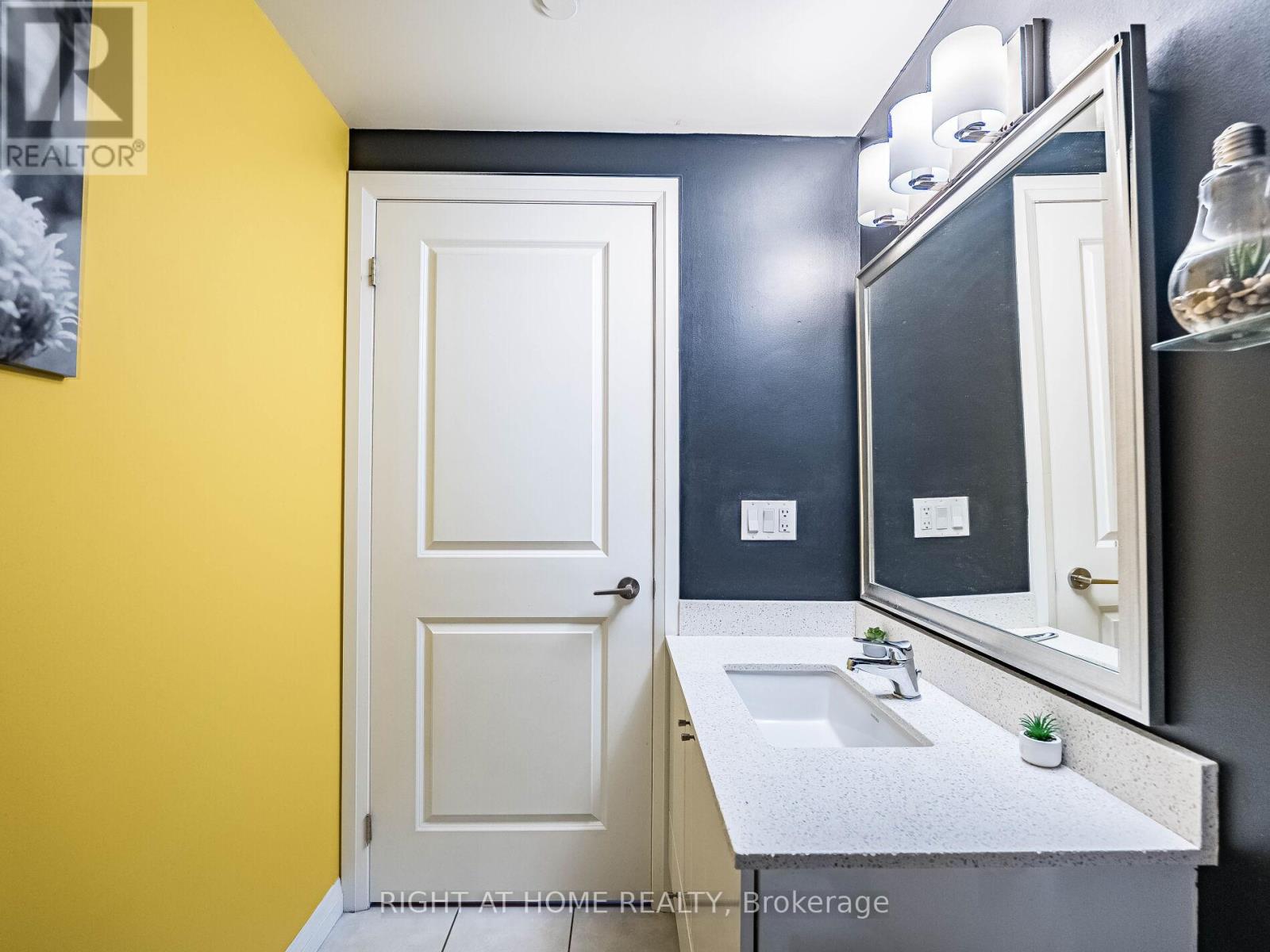 1301 - 55 Eglinton Avenue W, Mississauga, Ontario  L5R 0E4 - Photo 29 - W13520172