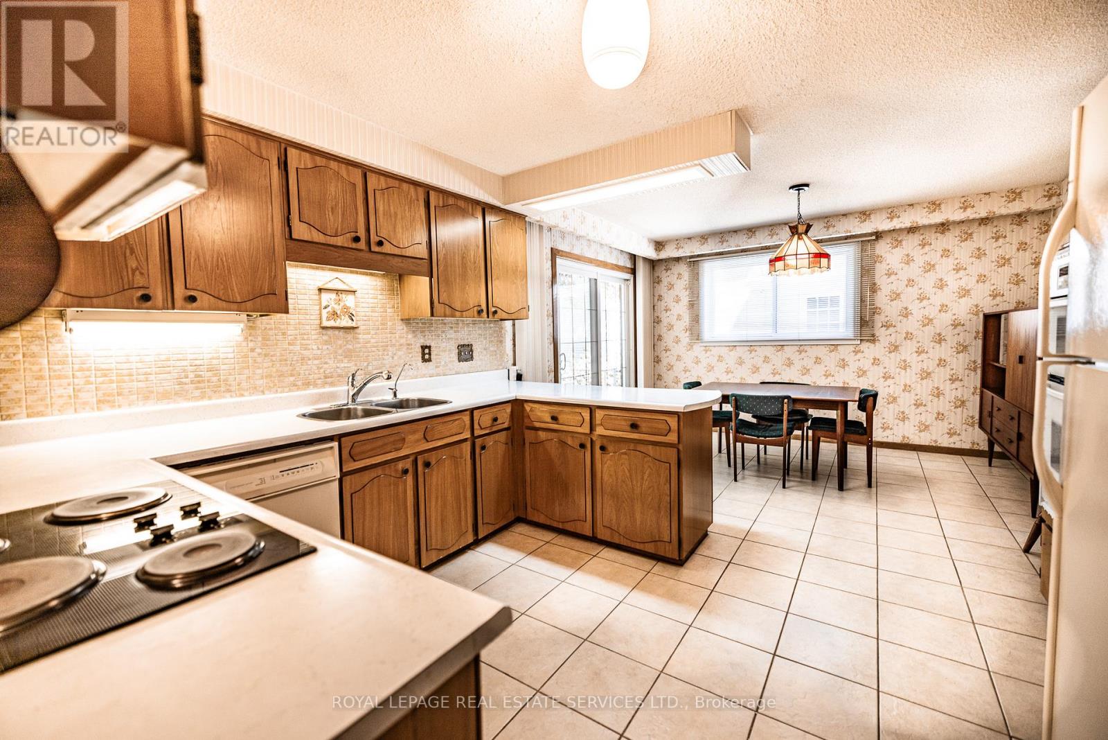 3465 Lincove Terrace, Mississauga, Ontario  L4Y 3N4 - Photo 12 - W13520196
