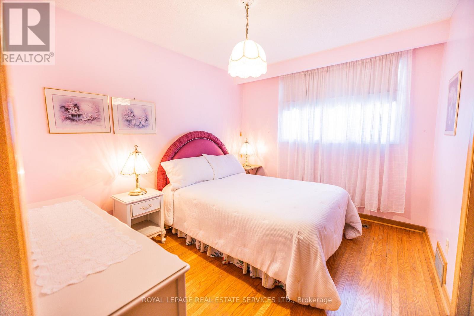 3465 Lincove Terrace, Mississauga, Ontario  L4Y 3N4 - Photo 9 - W13520196