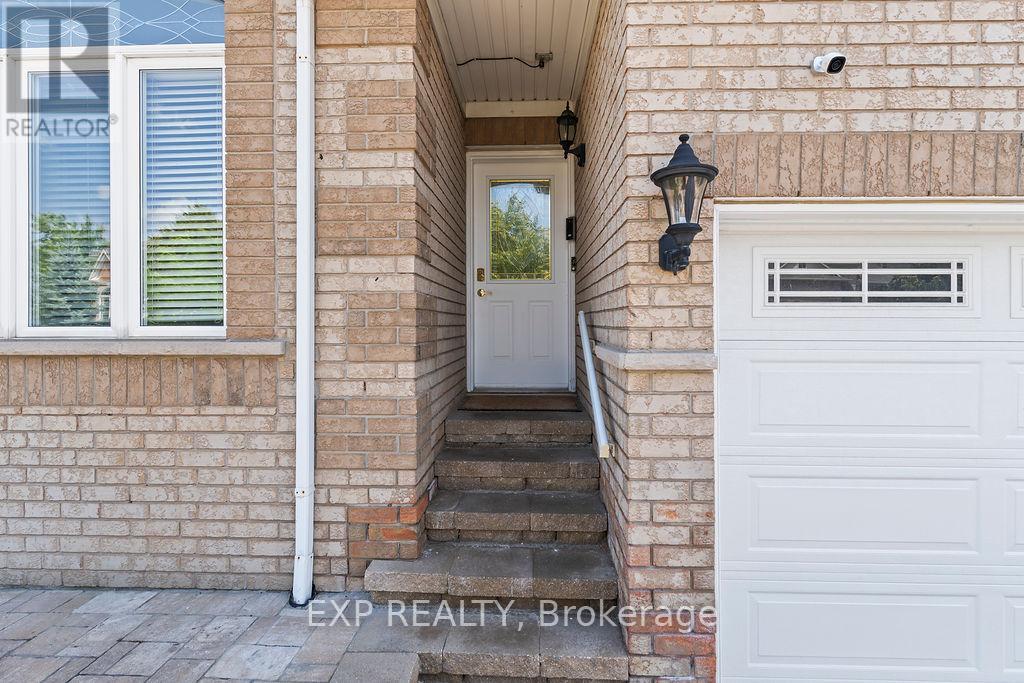 225 Ellis Crescent, Halton Hills, Ontario  L9T 6B5 - Photo 3 - W13520232