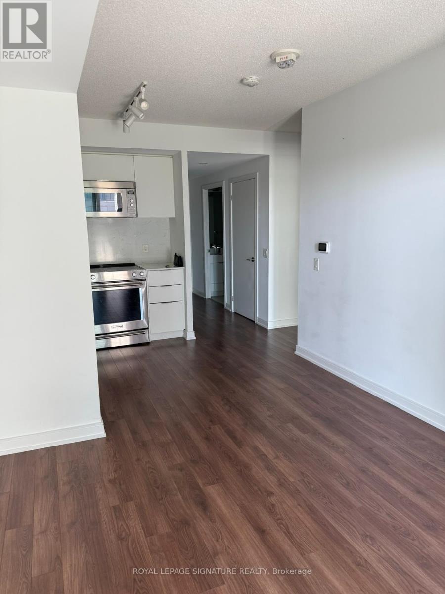 301 - 30 Samuel Wood Way, Toronto, Ontario  M9B 0C9 - Photo 2 - W13520340