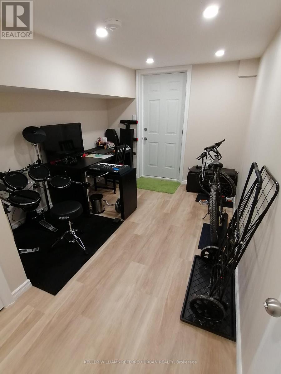 Lower - 163 Livingstone Avenue, Toronto, Ontario  M6E 2L9 - Photo 14 - W13520364