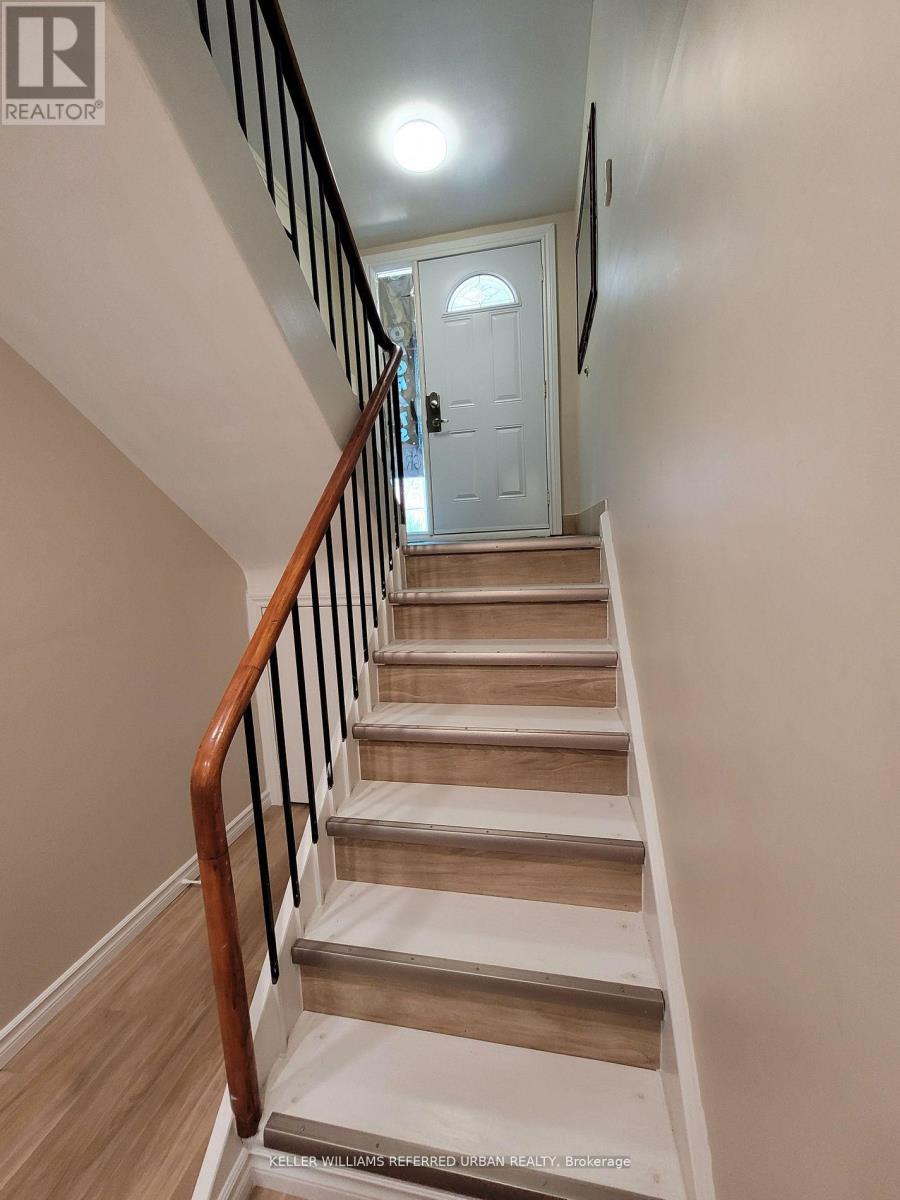 Lower - 163 Livingstone Avenue, Toronto, Ontario  M6E 2L9 - Photo 22 - W13520364