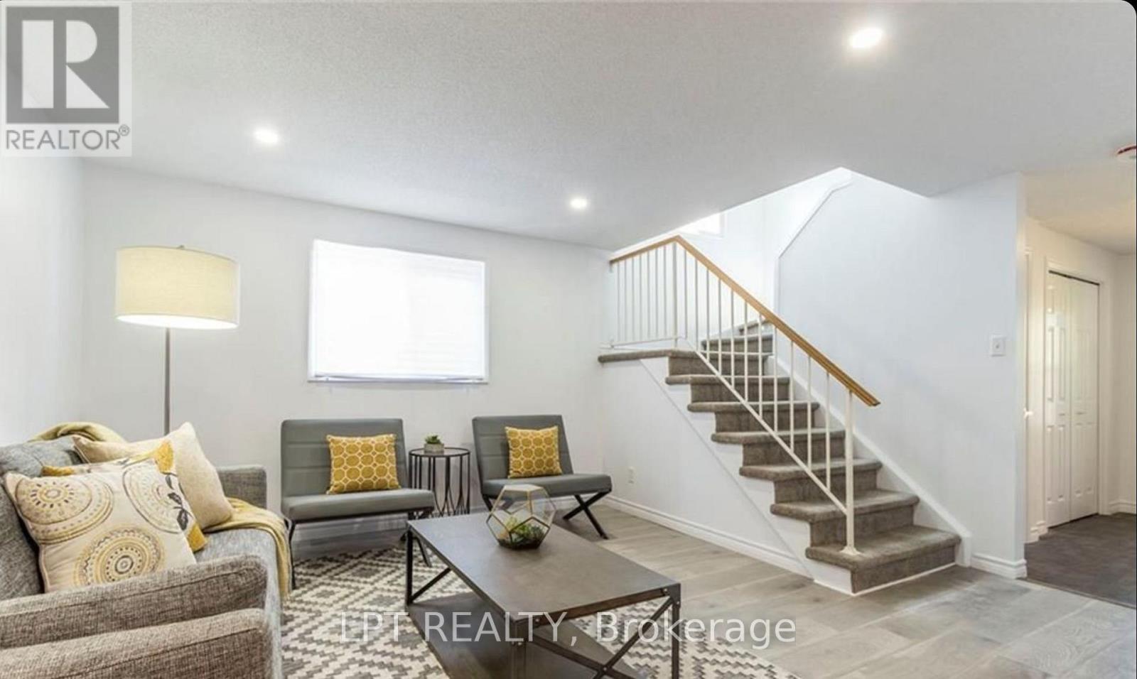 224 A Portsmouth Gate, Waterloo, Ontario  N2T 2H9 - Photo 2 - X13520188