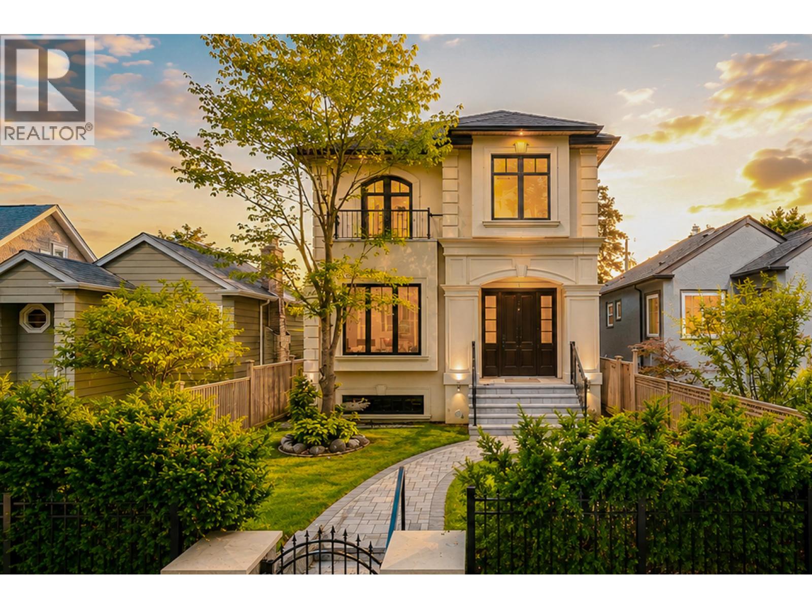 4627 W 15TH AVENUE, Vancouver, British Columbia