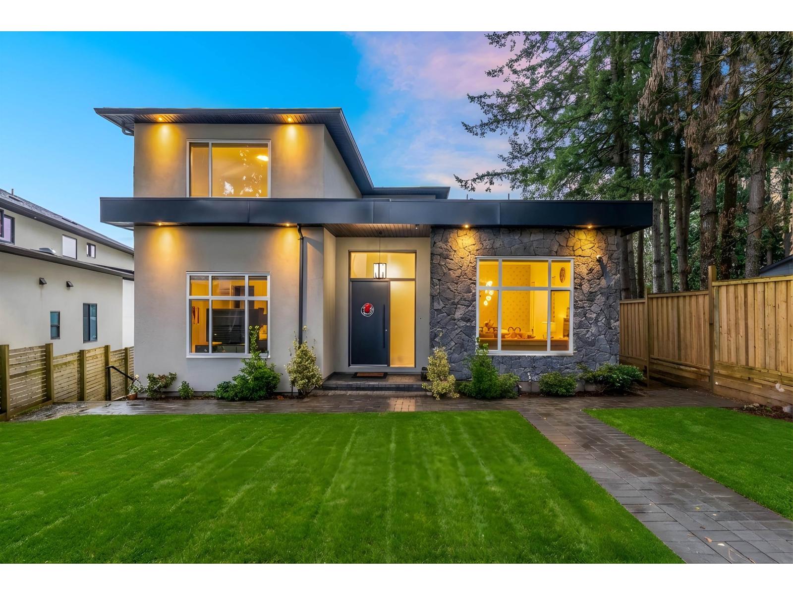 13995 79a Avenue, Surrey, British Columbia  V3W 2Z5 - Photo 2 - R3142388